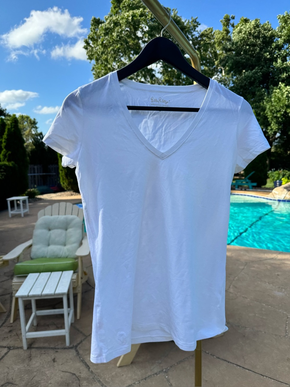 Lilly Pulitzer Etta White Crewneck Tee with Gold Logo NWOT size XS